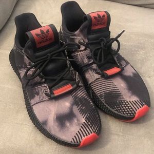 Men’s Adidas Prophere bleach black & red Size 9